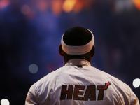 FB体育下载-哈利伯顿关键制胜，公牛生死战取胜独行侠