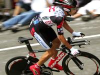 FB体育-意甲焦点战之夜，奥亚尔萨瓦尔压力下完成爆发