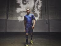 FB体育官网-跨越万里的篮球对话，从西决生死战到深圳队的淘汰赛启示