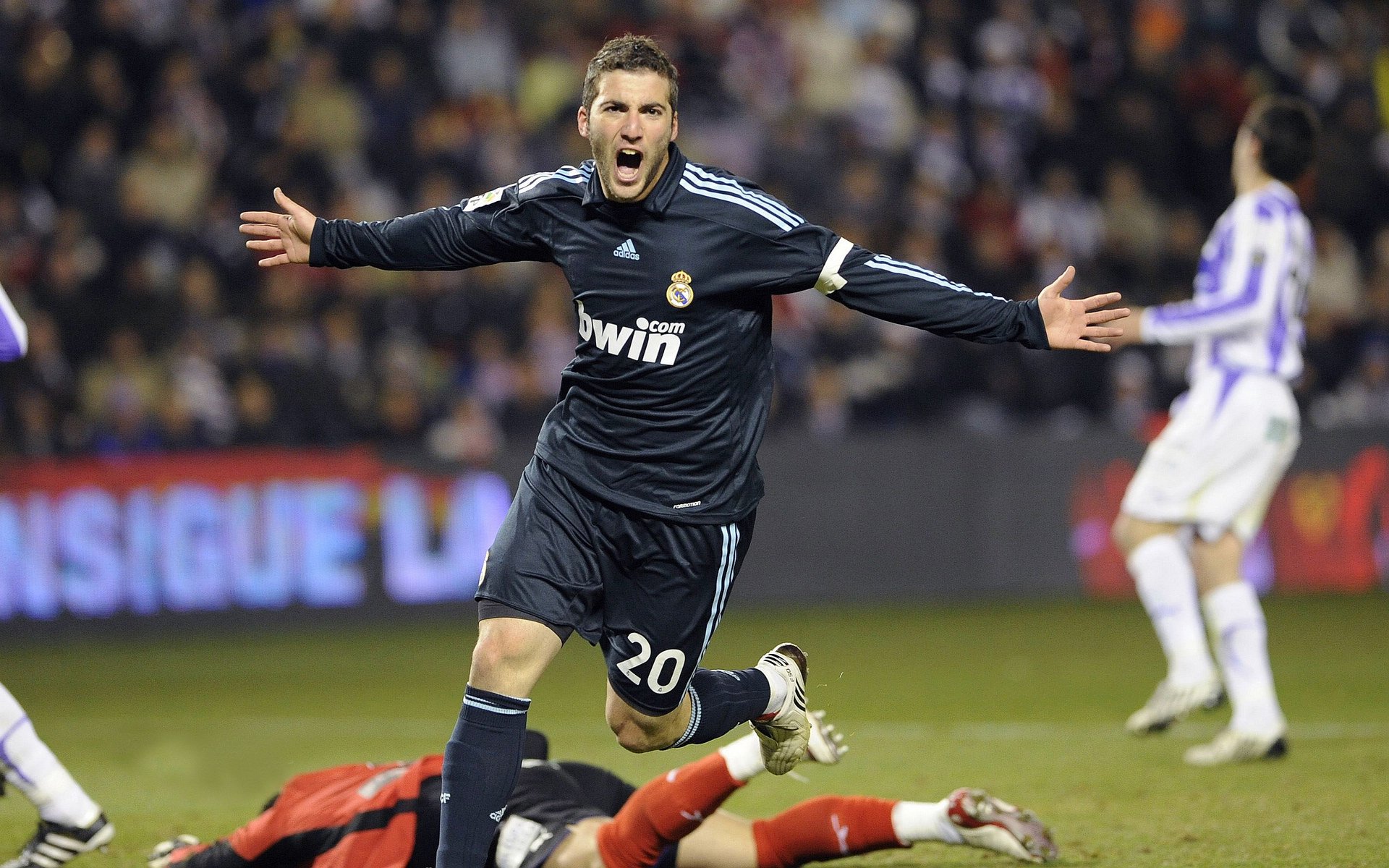 新疆队带走火箭,布克如何成为关键先生?