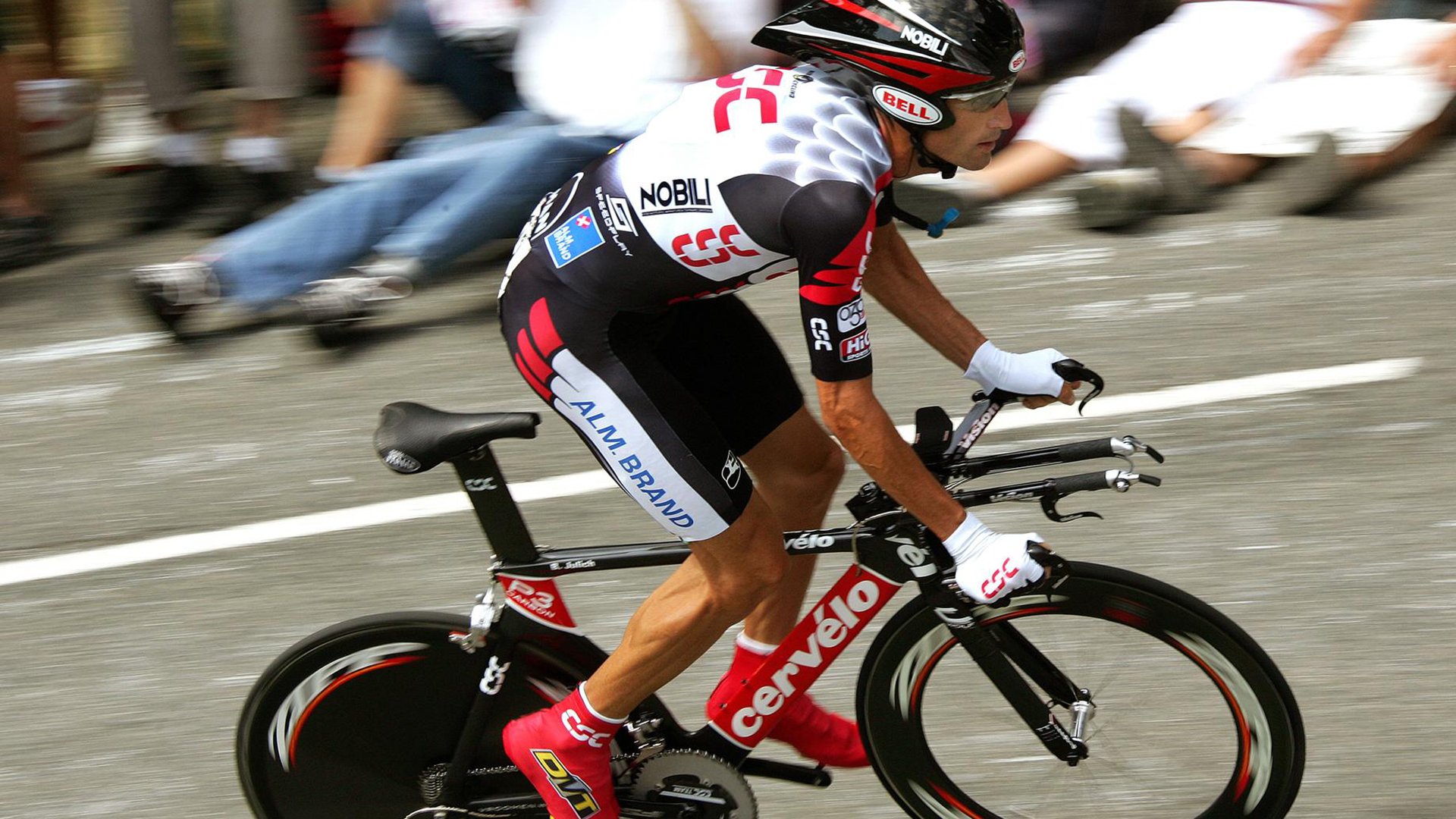 赛道上的独舞，穆勒在F1年度争冠之夜的完美绽放